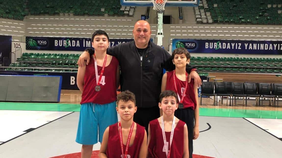 Basketbol'da Bursa İkincisi Olduk.